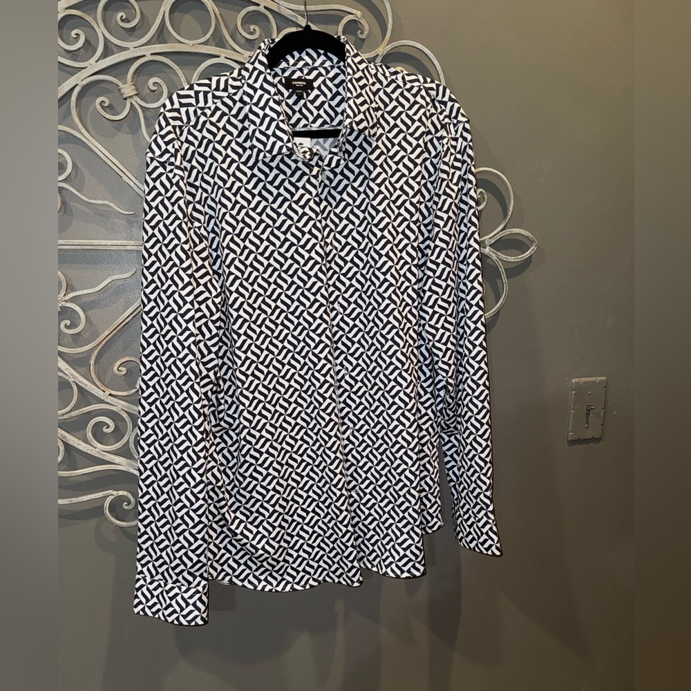 Men’s NWT Express slim fit stretch material navy white pattern Sz L